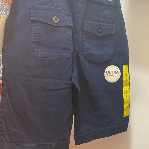 NWT GloriaVanderbilt  khaki shorts. Women’s size 6 - Picture 4 of 8